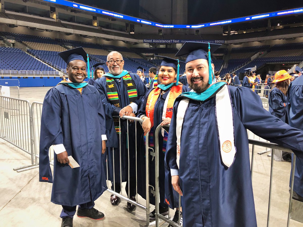 UTSA's tweet image. Shoutout to our @UTSABusiness, @utsacacp and @policyutsa ‘Runners graduating with their master’s degrees today! 🤙🏼🎓 #UTSA #UTSAGrad19