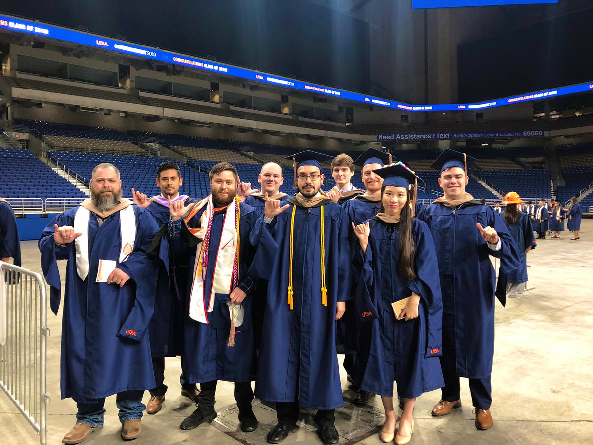 UTSA's tweet image. Shoutout to our @UTSABusiness, @utsacacp and @policyutsa ‘Runners graduating with their master’s degrees today! 🤙🏼🎓 #UTSA #UTSAGrad19