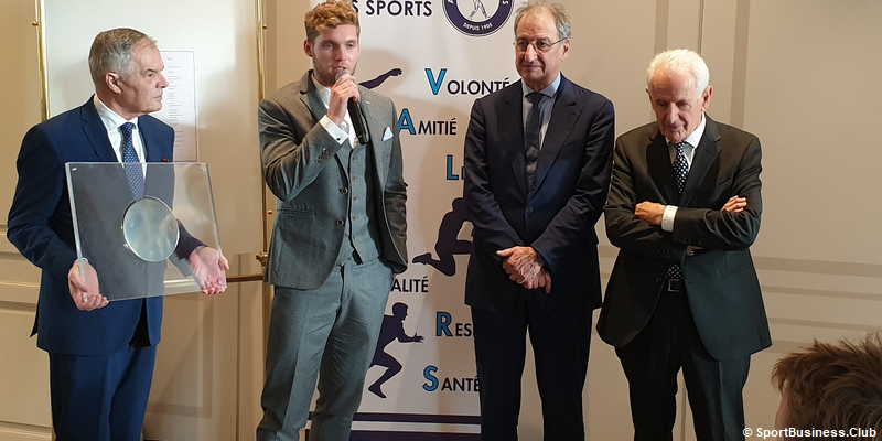 SportBusiness_C's tweet photo. #Athletisme #Awards
Le décathlonien Kévin Mayer distingué par le Grand Prix de l'Académie des Sports. 
@mayer_decathlon @AcademieOff https://t.co/8wtD0jStp9