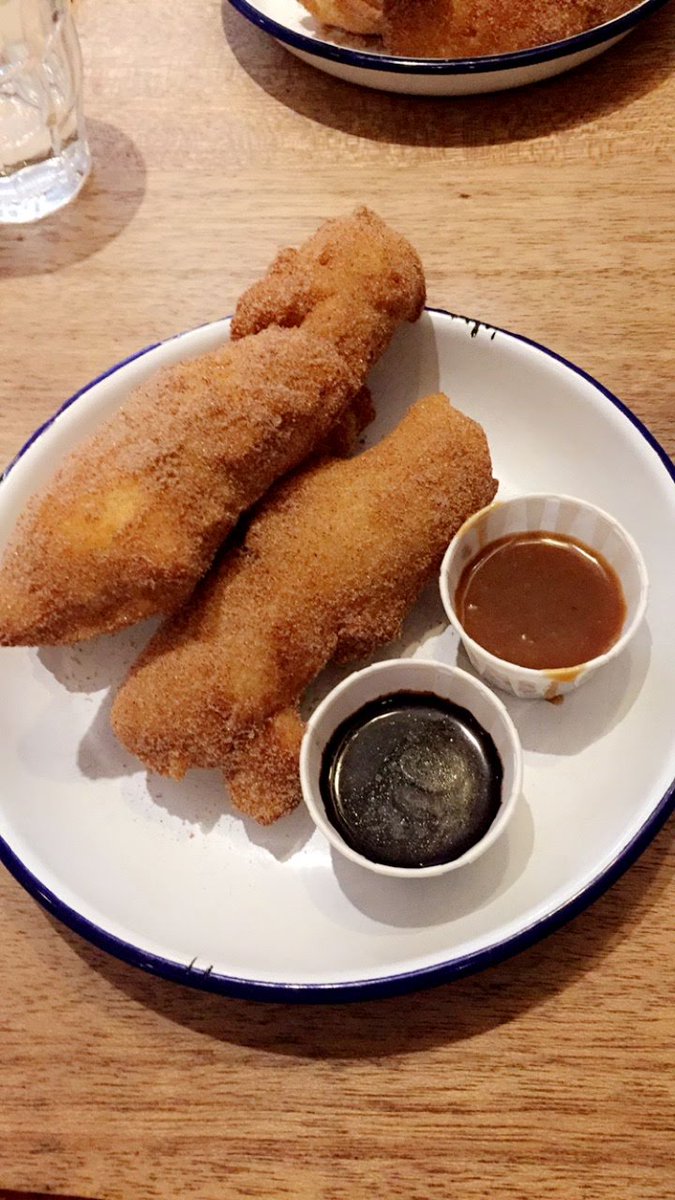 Went Christmas shopping with my friends in Canterbury today! Canterbury is such a beautiful city, especially at Christmas 🎄and I  had to treat myself to some chonuts (churro doughnuts! 😯) from one of my favourite independent restaurants in town 😋
