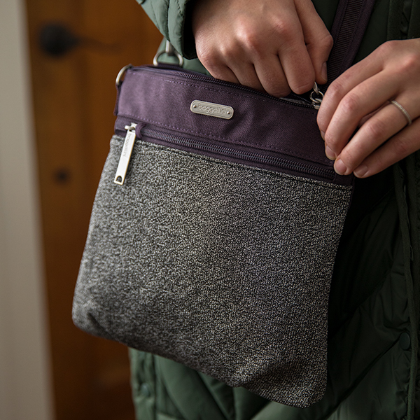 Give a smart &amp; stylish gift. This Anti-Theft Crossbody from Baggallini has tons of travel-friendly features. Plus it's on sale now!
#shoplocalmn #schulershoesgiftguide #travel

Shop: bit.ly/37GndPO