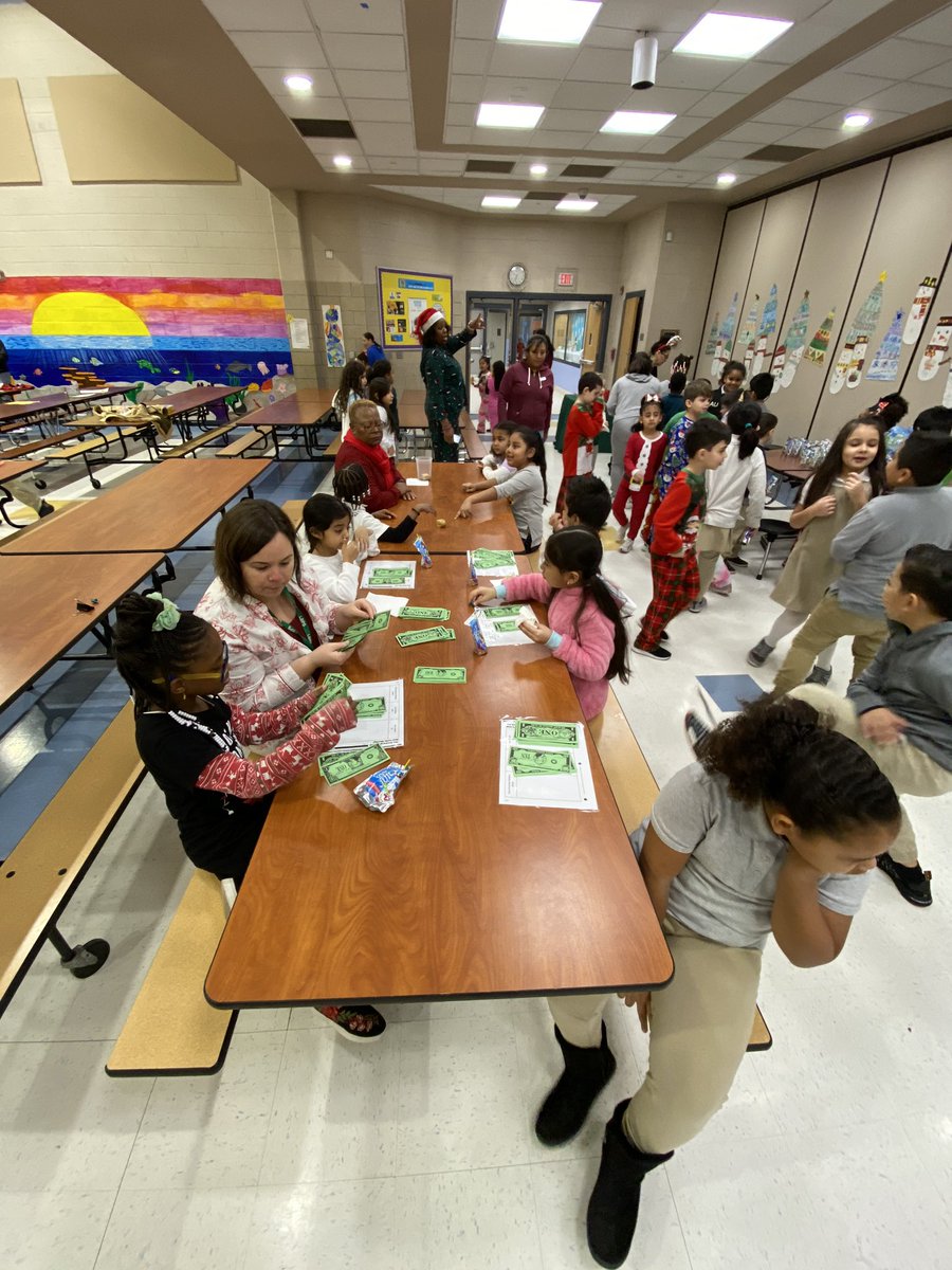 LBSuptRodriguez's tweet photo. Gr. 2 Sharing day with students, parents & teachers. #aaafutureready #wcmm https://t.co/J2zxbBB55I