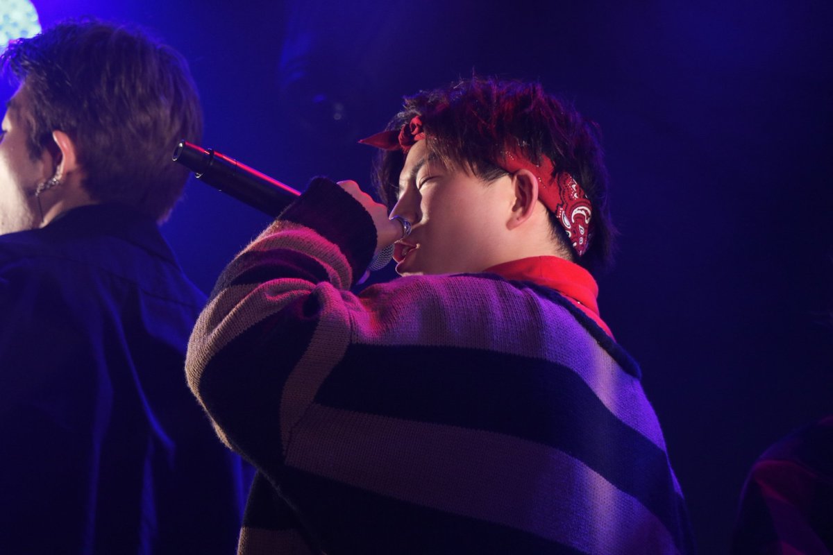 DANSeeds_187's tweet photo. Bow！！！
ということ、よっ！！！おいちゃんです。
定期ライブvol.27来てくれてありがとうございました！
楽しかったかな？コメントで感想よろしくぅー！
バンダナ巻いたり髪型変えたり
特別おいちゃんもどやた？
次はLs-1でするのが最後かもしれないLIVEやから絶対来てね！
待ってる！ https://t.co/PSONSIKIqQ