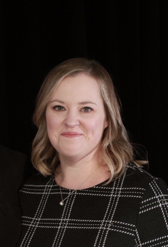BoothAJournal's tweet photo. Meet the staff!
Name: Kelly Flynn (@iamkellyflynn)
Hometown: Terre Haute, Indiana
Position: Fiction Editor
Influential Writers: Lauren Groff, Kyle Minor, Nick White are brilliant writers & generous humans
Biggest Pet Peeve: People taking shoes off in public spaces
#boothfam https://t.co/vrSJ1YYJcg