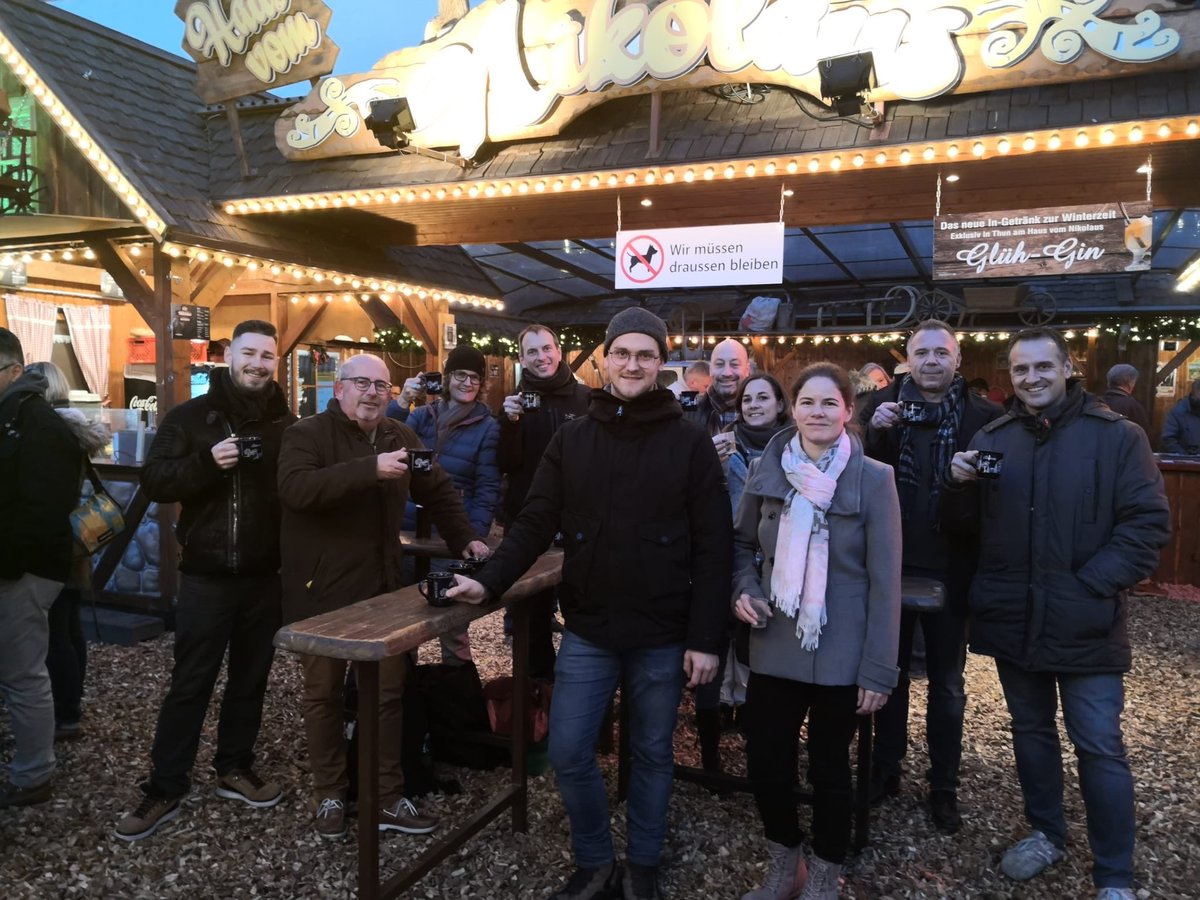 PLAIN IT grüsst vom Weihnachtsmark <a href="/StadtThun/">Stadt Thun</a>! #ServiceOrientierung #alkoholfrei #Glühwein