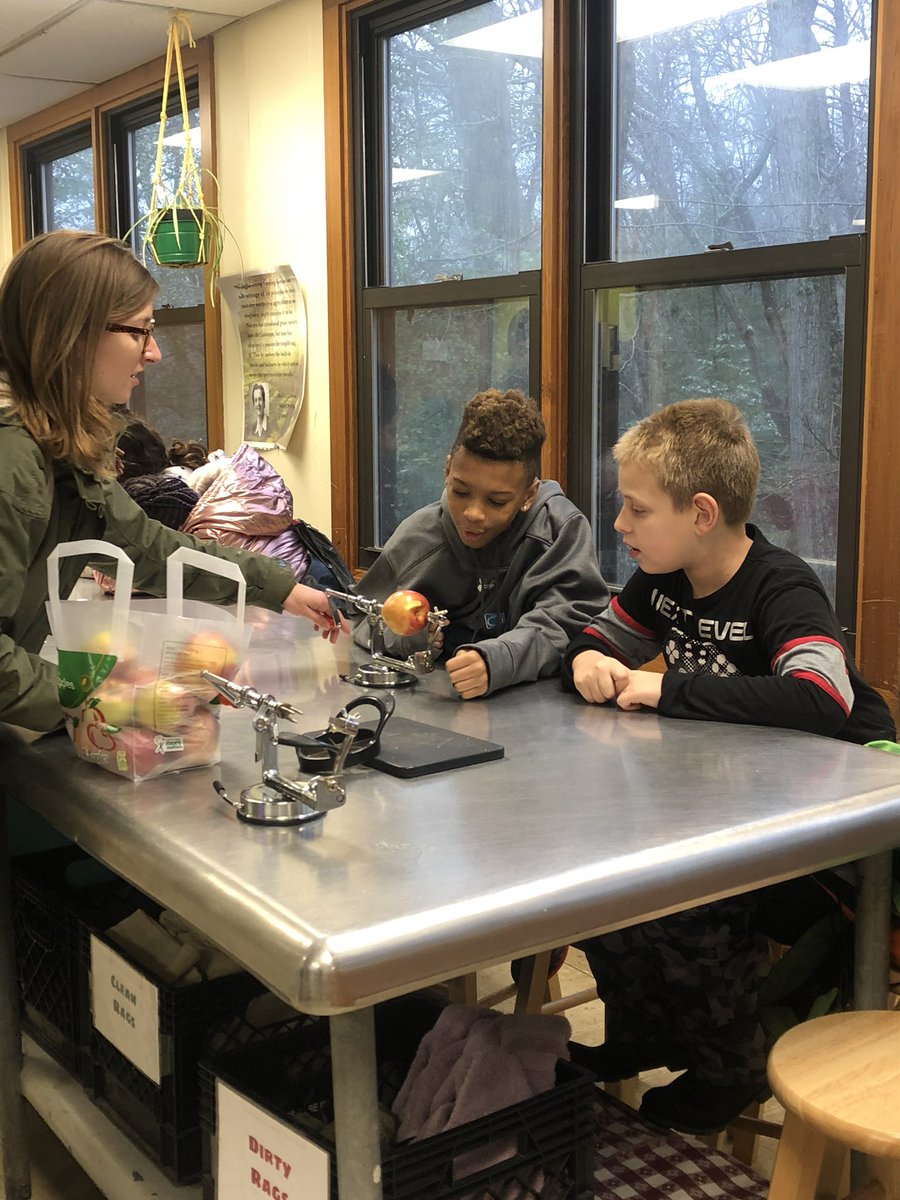 Mrs. Hoffman and Mr. Watson’s class are hard at work making applesauce at Arlington Echo!