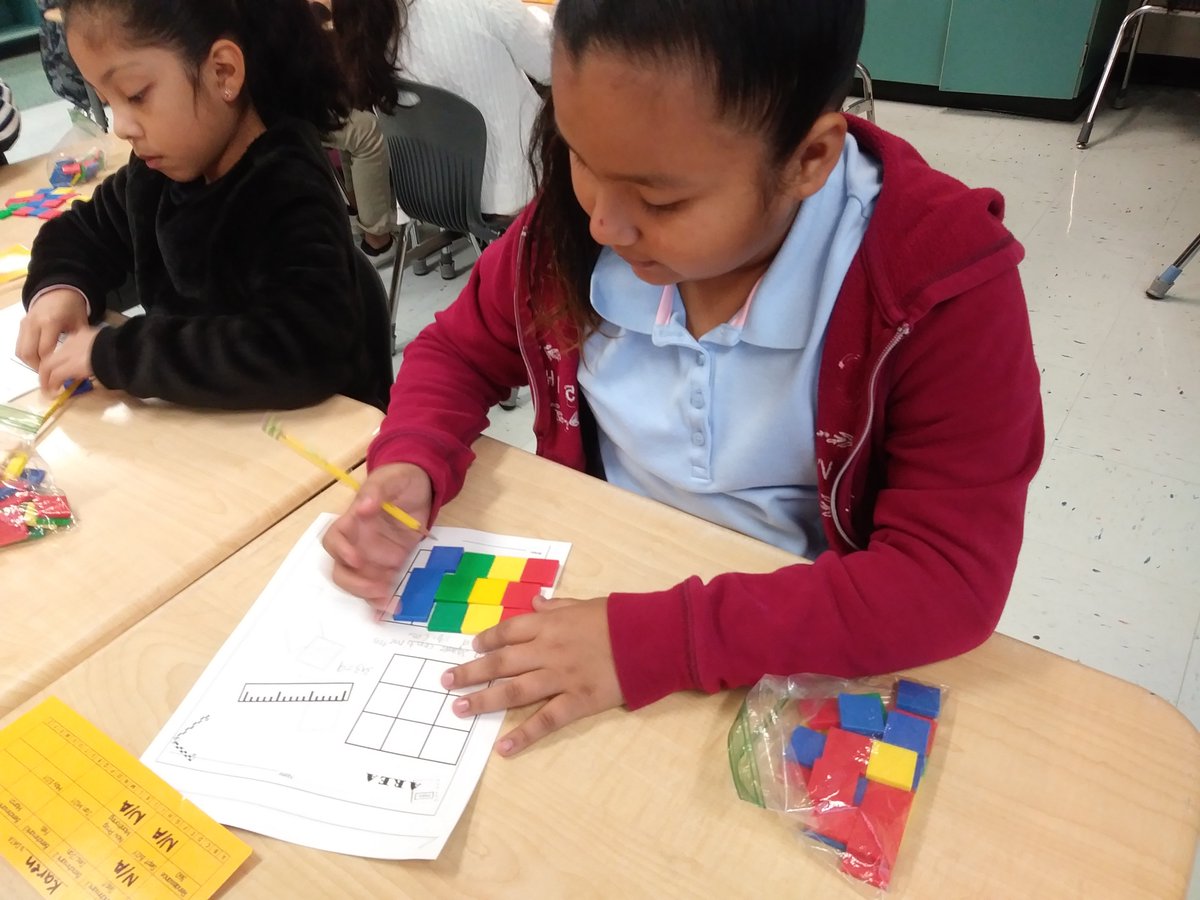 Ms_Guebara's tweet photo. Hands on and real life examples of area! @MorenoMustangs https://t.co/Mf2D9BhsfJ