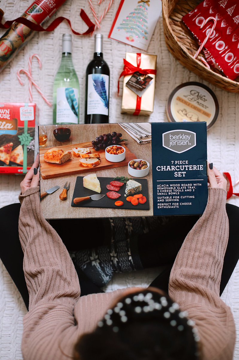 tabithablue's tweet photo. Snagged a few more prezzies, gift wrap, slippers, candy canes and cocoa while I was at @BJsWholesale and put together the cutest gift basket with this exclusive Berkley Jensen 7 Pc. Charcuterie Set I grabbed for under $20 (with utensils!) #canIkeepit 👀 #bjssmartsaver #ad https://t.co/mSEKA2UeAh