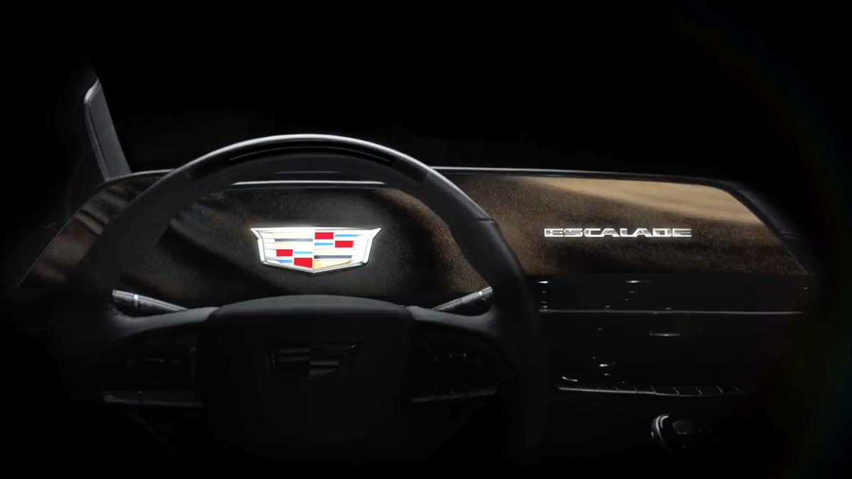 therealautoblog's tweet image. 2021 Cadillac Escalade to have a massive 38-inch curved OLED display: bit.ly/2RYWvMQ