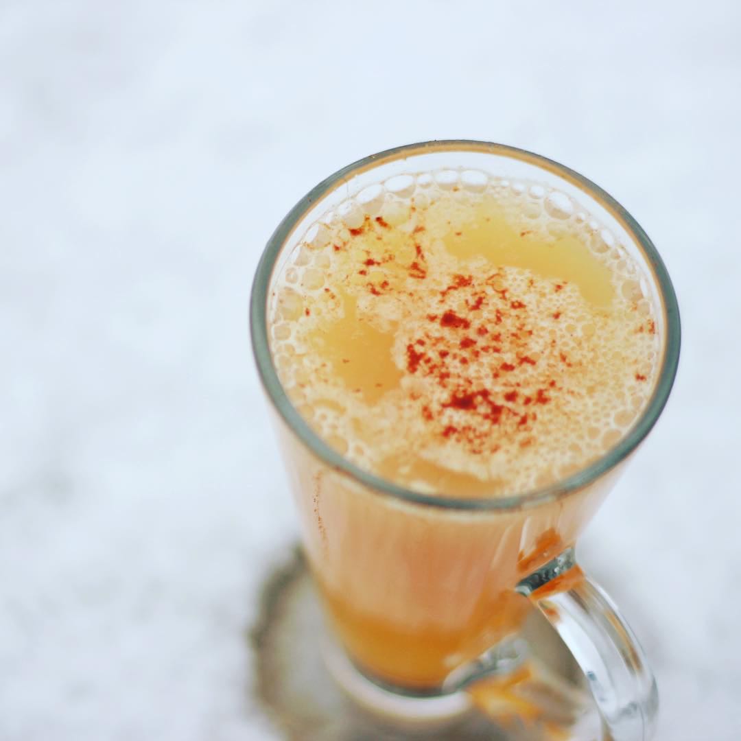 Snowy Monday’s call for hot apple cider. 🍎 🍏 

#DrinkTheGoodLife #BluestemGrill #AppleCider #Monday