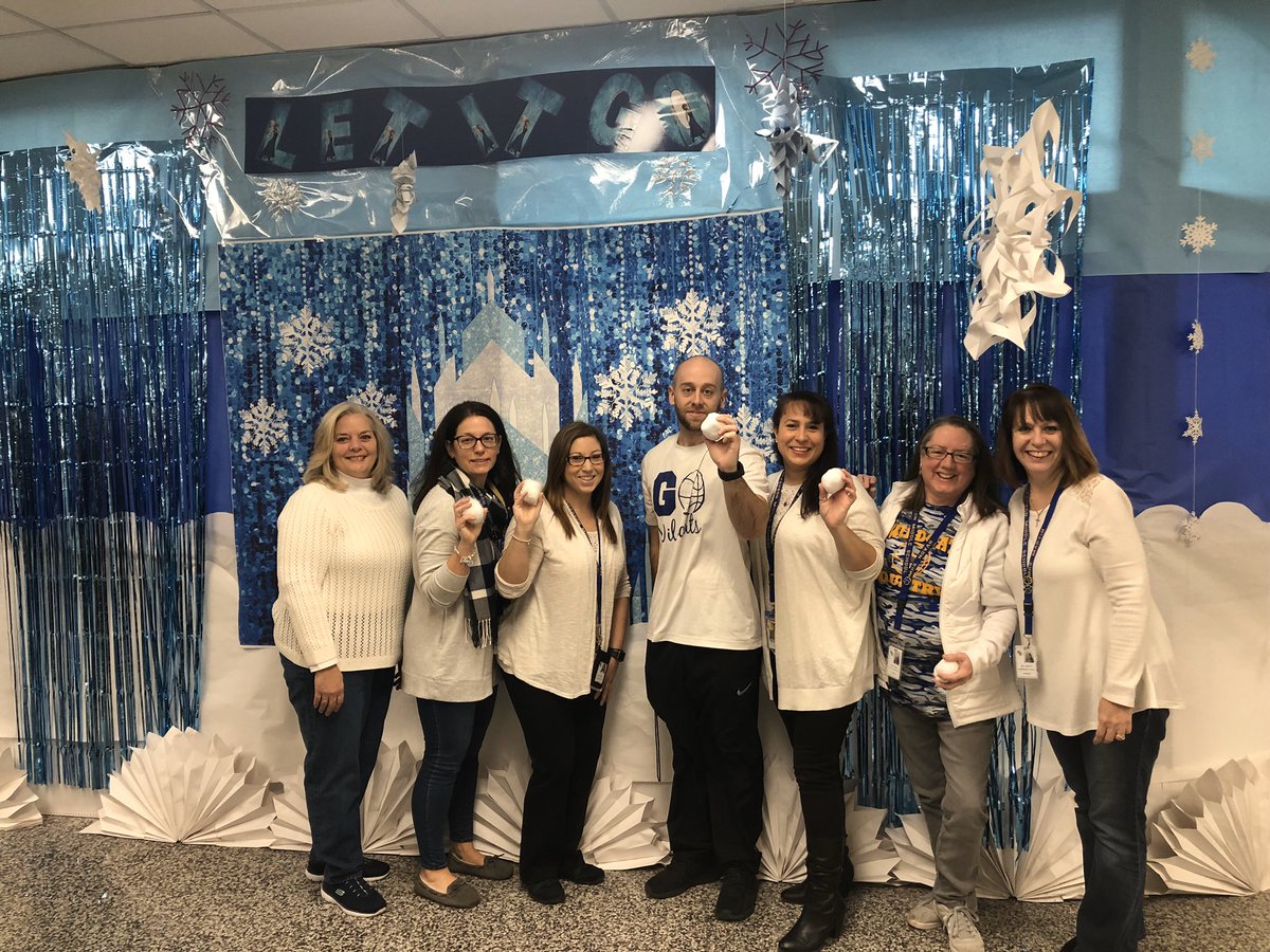 Happy Monday!!! Peterson and the ladies representing Blizzard day and wearing all white!! Have a marvelous Monday <a href="/D45Jefferson/">Jefferson Middle Sch</a>