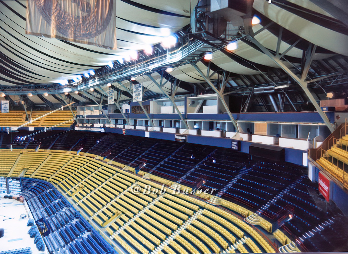 Bob Busser a X: The long gone St. Louis Arena. Blues, ABA Spirits and NBA  Hawks all played here (Hawks part time). MORE here   @NBA @Hoophall @NBATV @ESPNNBA @ATLHawks @StLouisBlues @NHL @