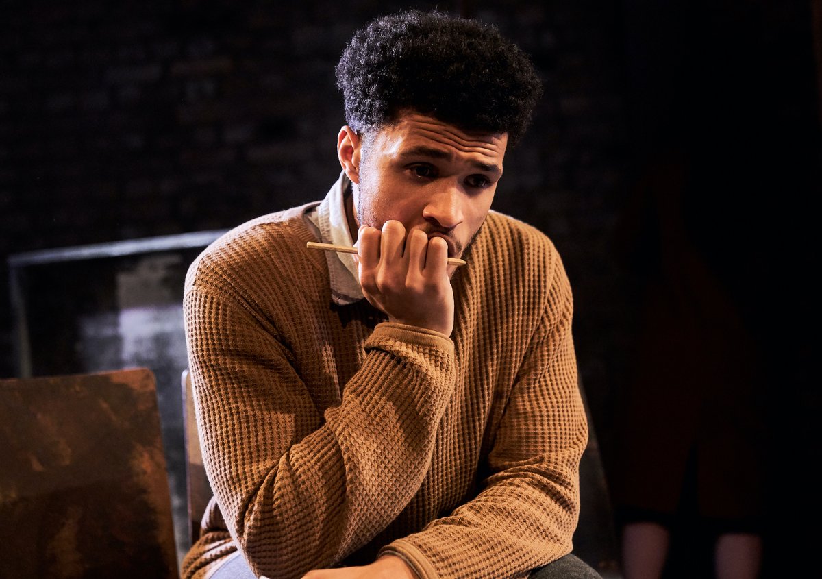 arcolatheatre's tweet photo. There's only one more week to catch the ★★★★ "strikingly, shamingly relevant" (@TheatreNewsWeb) #HungerPlay before it closes on 21 Dec.
Tickets available from £15 →
https://t.co/ZwAKXGV2B4
📸 @MrAlexBrenner https://t.co/LHRDahegzx