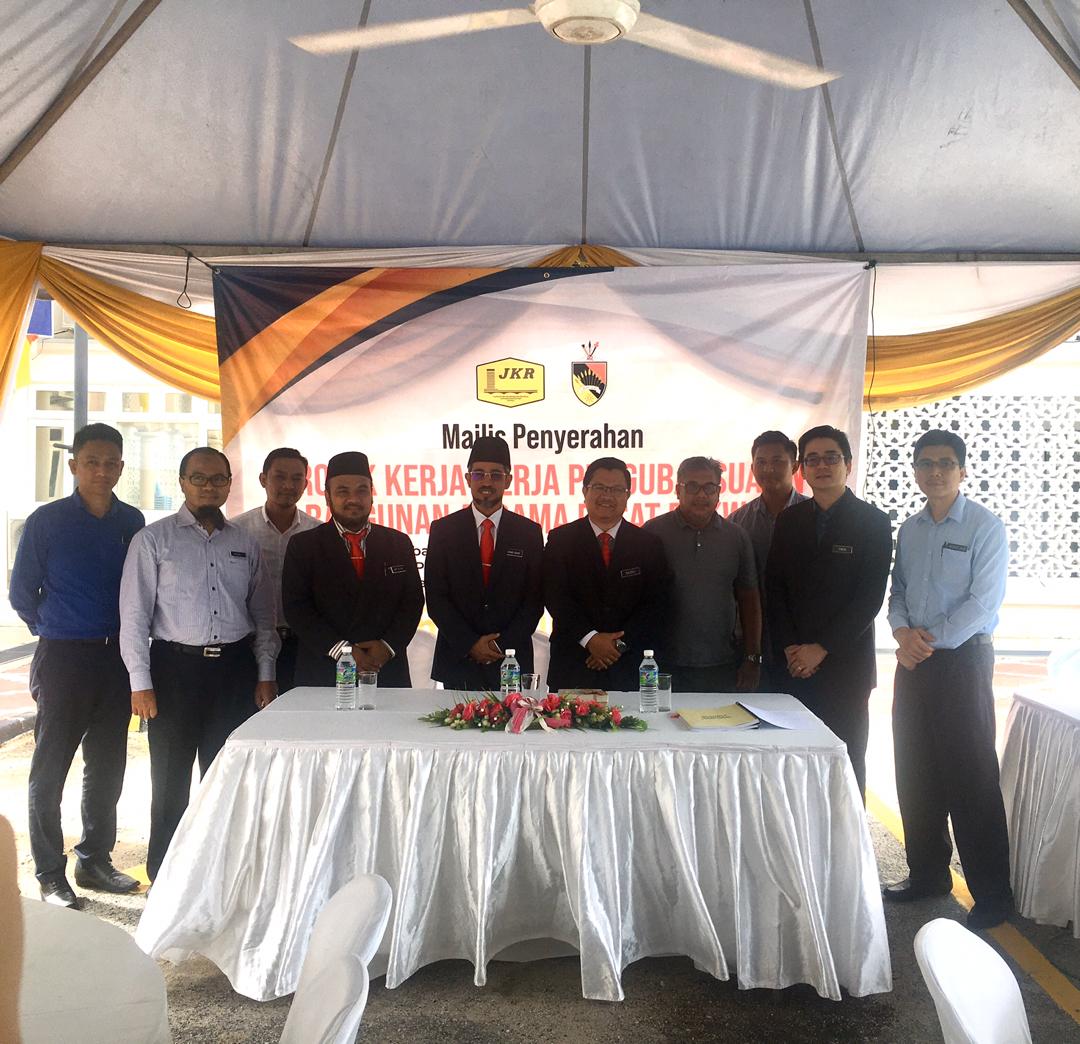 Menghadiri Majlis Penyerahan Projek Kerja- Kerja Pengubahsuaian Bangunan Asrama Pusat Dakwah Paroi, Seremban Negeri Sembilan. Terima kasih kepada semua pihak yang terlibat.