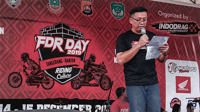 fdrtire's tweet photo. FDR Day kembali hadir di tahun 2019 yang bertempat di Tiga Raksa, Tangerang. Di FDR Day 2019 ini selain memeriahkan Event, FDR juga mengadakan perlombaan Drag Race, yang dimana bisa di ikuti oleh semua peserta dari manapun...
#fdrday
#fdrtire
#indodrag
#pakaibanFDR https://t.co/8X2EjU6lt5
