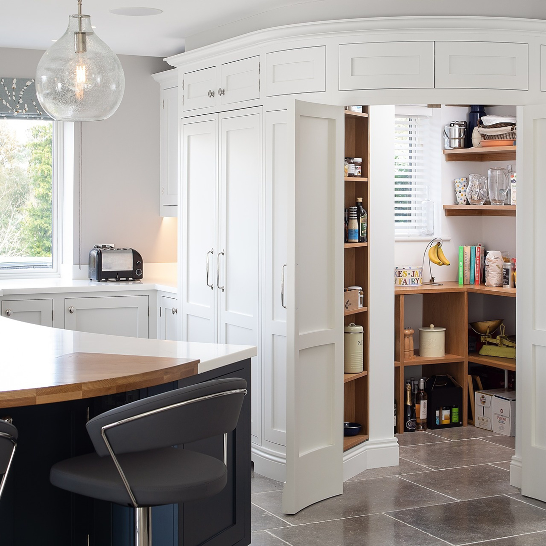 JBKitchens's tweet photo. We are in love with this organised walk-in pantry! What do you think? 

#KitchenDesign #KitchenPantry #BespokeKitchen #PantryOrganisation https://t.co/aQ013E0USw