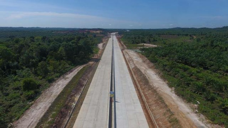 BenuaEtamCom's tweet photo. Presiden Jokowi Resmikan Jalan Tol Balikpapan-Samarinda Besok 

 https://t.co/C0FKDWovFC https://t.co/hTNnOe0QxK