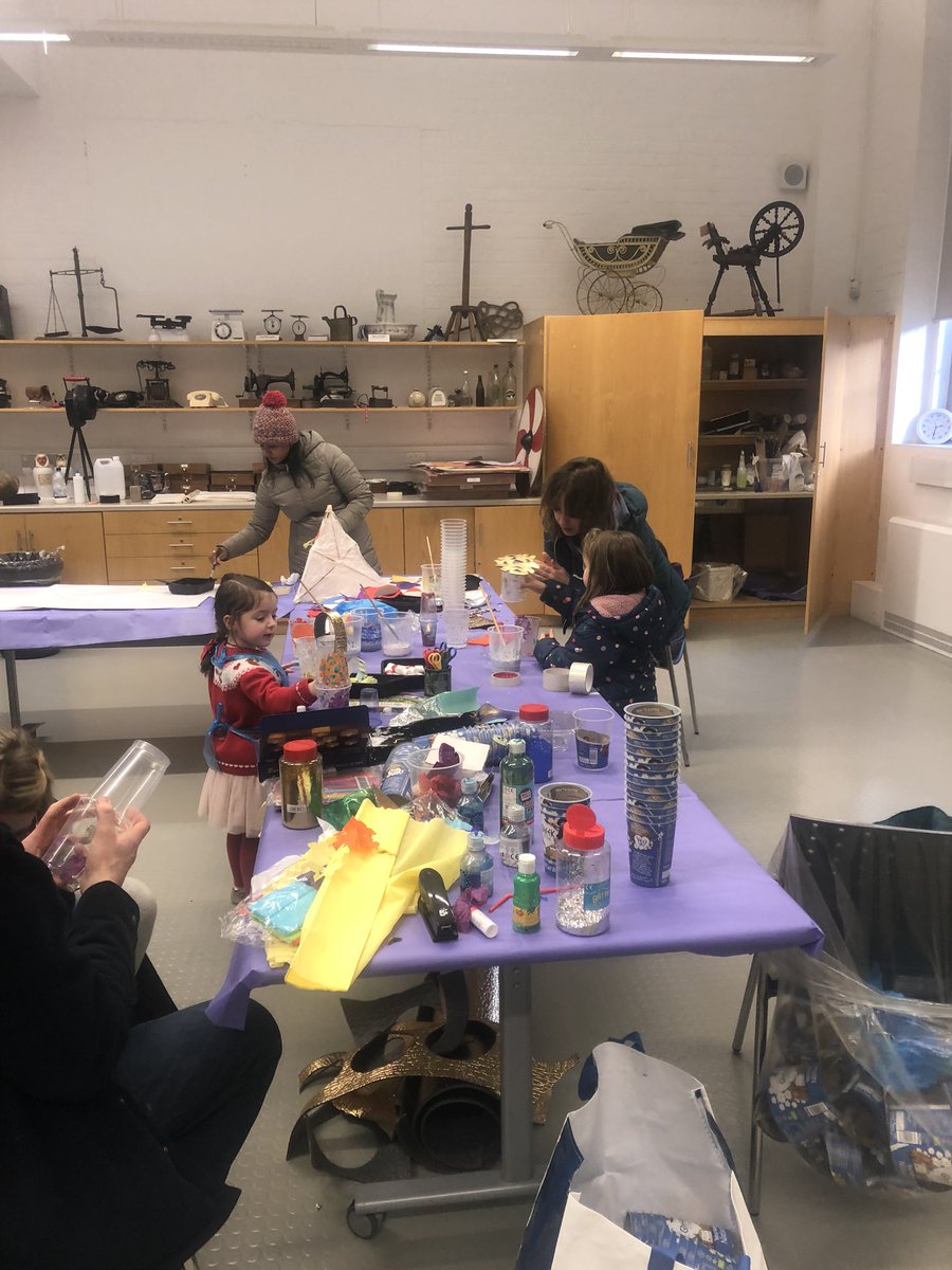 EileenChanHu's tweet photo. @SBLanternParade @UlsterMuseum lantern making workshops was on yesterday! We’ve another workshop next Sunday 22 Dec with the annual winter parade in the park to gather at 4:15pm at the Museum. #KeepErLit #Sblanternparade19 https://t.co/nvMFJcBkKg