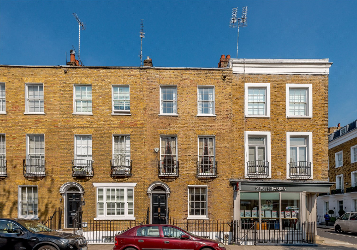 StruttsChelsea's tweet image. Sold - Another fantastic family home on Cadogan Street! Happy Clients | Happy Buyers | Happy Christmas!!!
#chelseasw3 #cadogantakeover #happyhappyhappy
tinyurl.com/y4p9ogcb