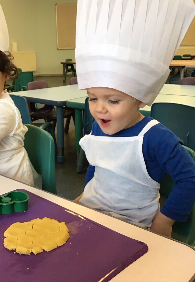IshhkH's tweet photo. Just because we are only 2 or 3yrs old does not mean we can’t do it ourselves! Cookie making in Nursery. #EYchefs, #studentvoice, #joyandwonder https://t.co/vGEfAr8lxI