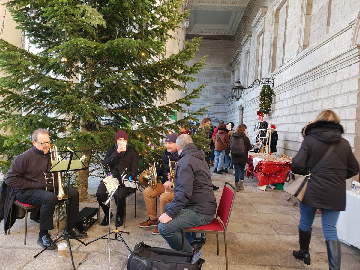 PlatoDublin.ie  &amp;  <a href="/LEODublinCity/">LEODublinCity</a> : Our annual 2 day Designer #Dublin #Christmas Market Bank of Ireland College Green, runs on Fri 20th &amp; Sat 21st Dec sell your #fashion #jewellery #craft #toy &amp; #food , to exhibit 
Email Dublin@plato.ie