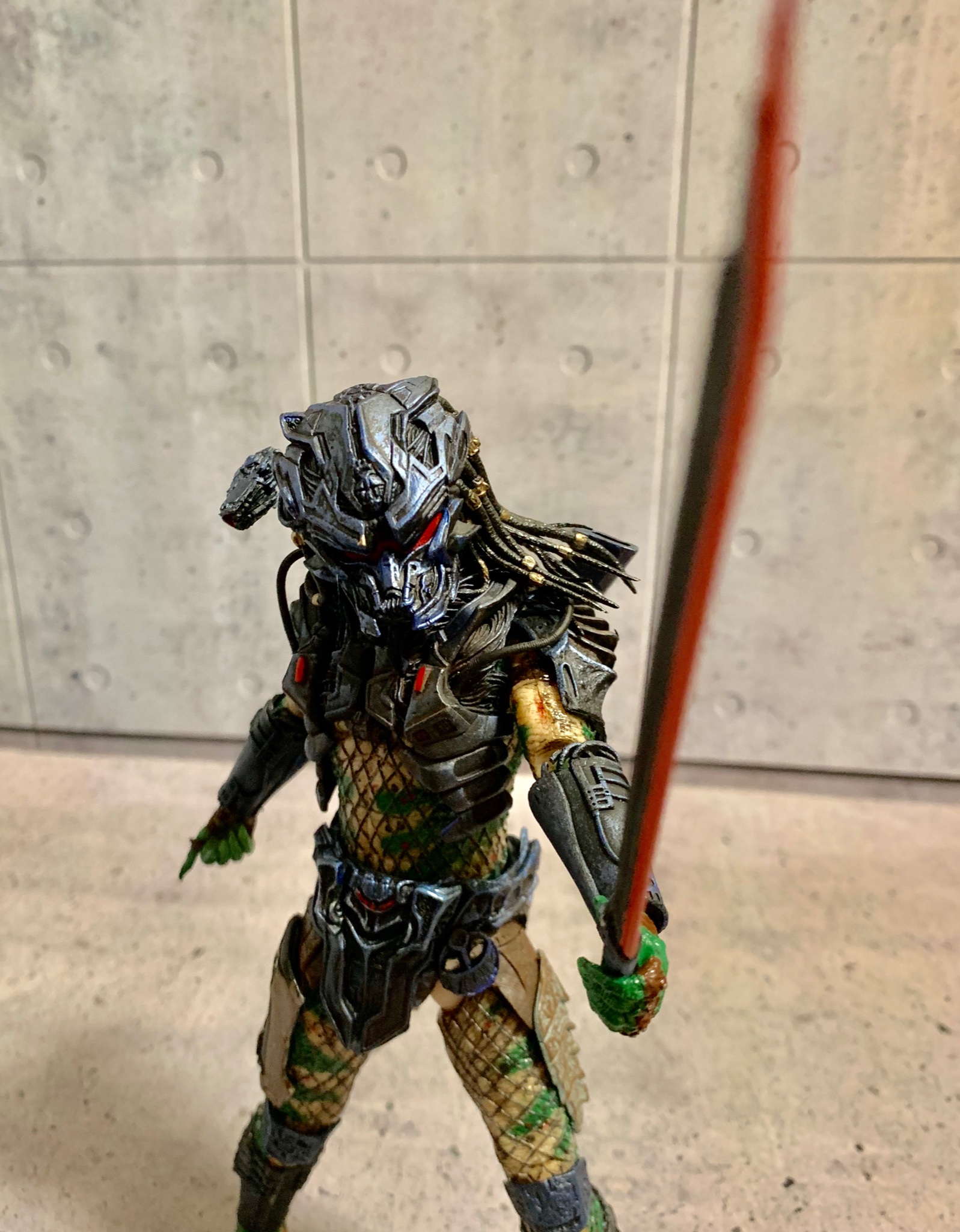 フナヤモ A Twitter Neca バトルアーマー ロストプレデターです Ps4のゲームには色々なプレデターが登場するみたいですが コイツのインパクトは未だ健在 可動は不自由が目立つ その上自分の個体は股関節がプラプラ ものの マスクやアーマー 刀