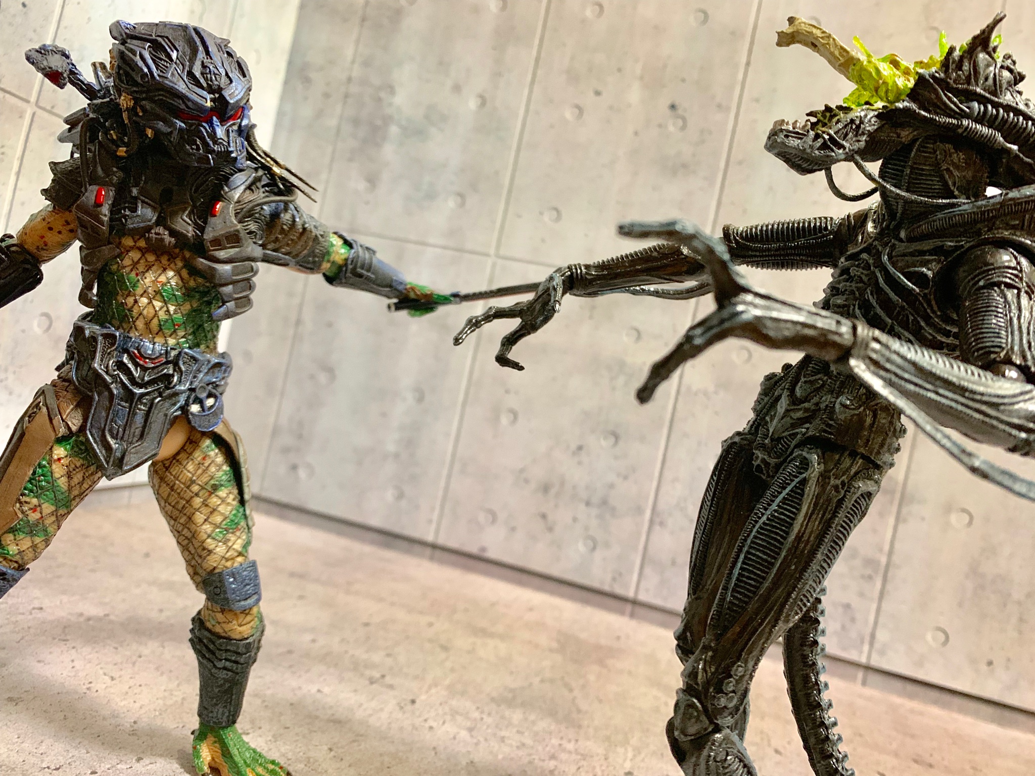フナヤモ Neca バトルアーマー ロストプレデターです Ps4のゲームには色々なプレデターが登場するみたいですが コイツのインパクトは未だ健在 可動は不自由が目立つ その上自分の個体は股関節がプラプラ ものの マスクやアーマー 刀