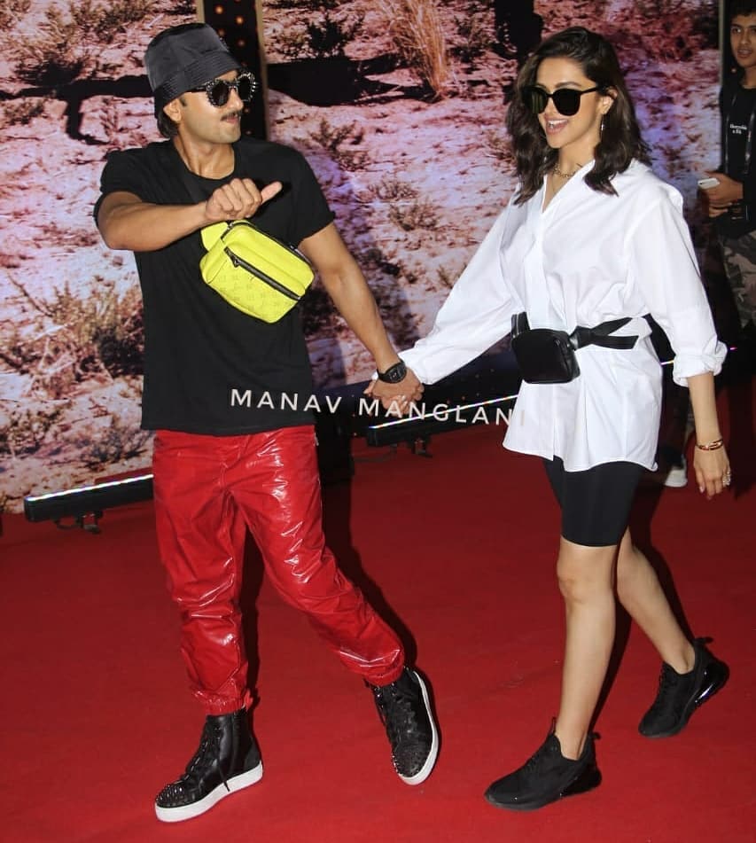 dp1stday1stshow's tweet image. The coolest couple at #U2TheJoshuaTree2019 concert 🔥😍 @deepikapadukone
.
.
.
.
#Deepika #deepikapadukone #Chhapaak #Chhapaakmovie #bollywoodactress #bollywood #cute #cutest #pretty #instapic #instabollywood #aliabhatt #sanyamalhotra #ranveersingh #saraalikhan #tarasutaria