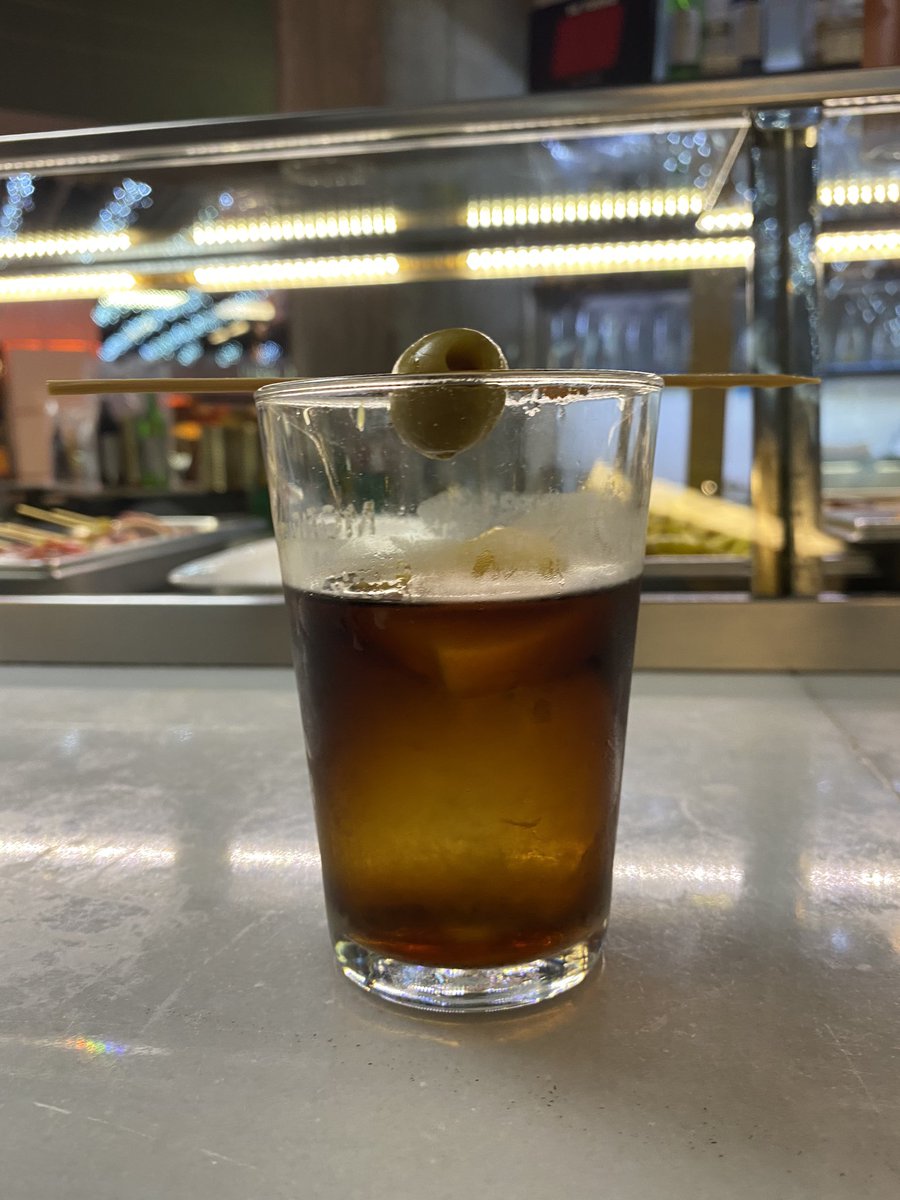 Hora del vermut tweet media