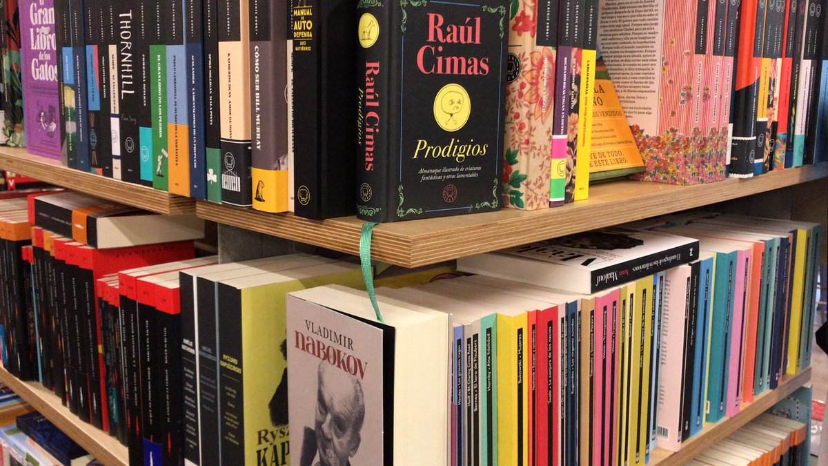 Tienes elegidas ya tu lecturas para estas fechas? Tienes ya los libros preparados para el árbol? Ven y descúbrelos en <a href="/Letrasalataza/">Letras a la taza</a>