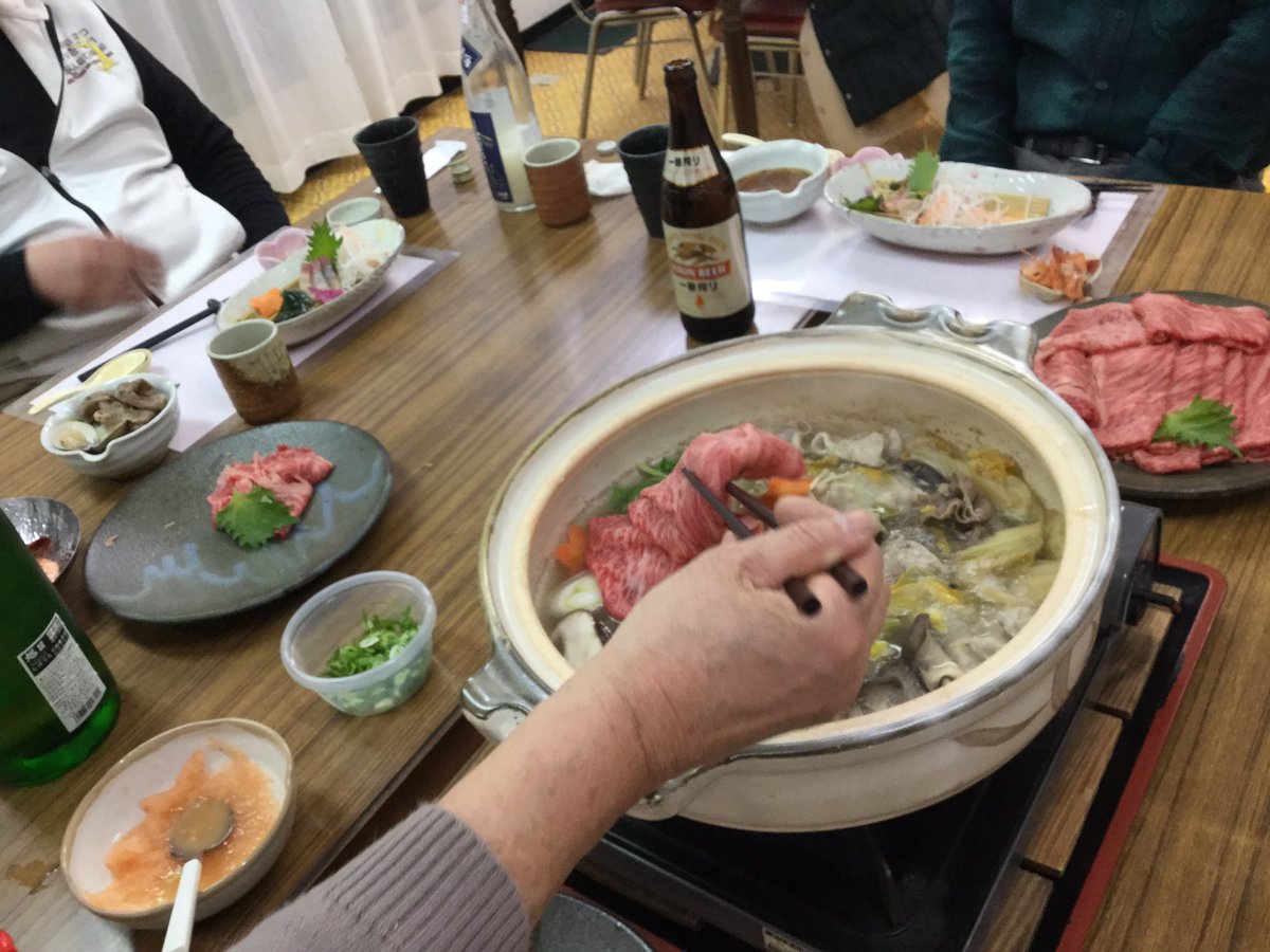 松川 京子 A Twitter 信楽澤善さんで忘年会でした お使い頂いてる私の長鉢にはお造りを盛って頂きました みのる窯 京子作 No 242 粉引き赤スミレ長鉢 滋賀 信楽 みのる窯 陶芸家 松川京子 作 信楽陶芸の森 信楽焼き 焼き物 信楽陶芸の森 ミホミュージアム