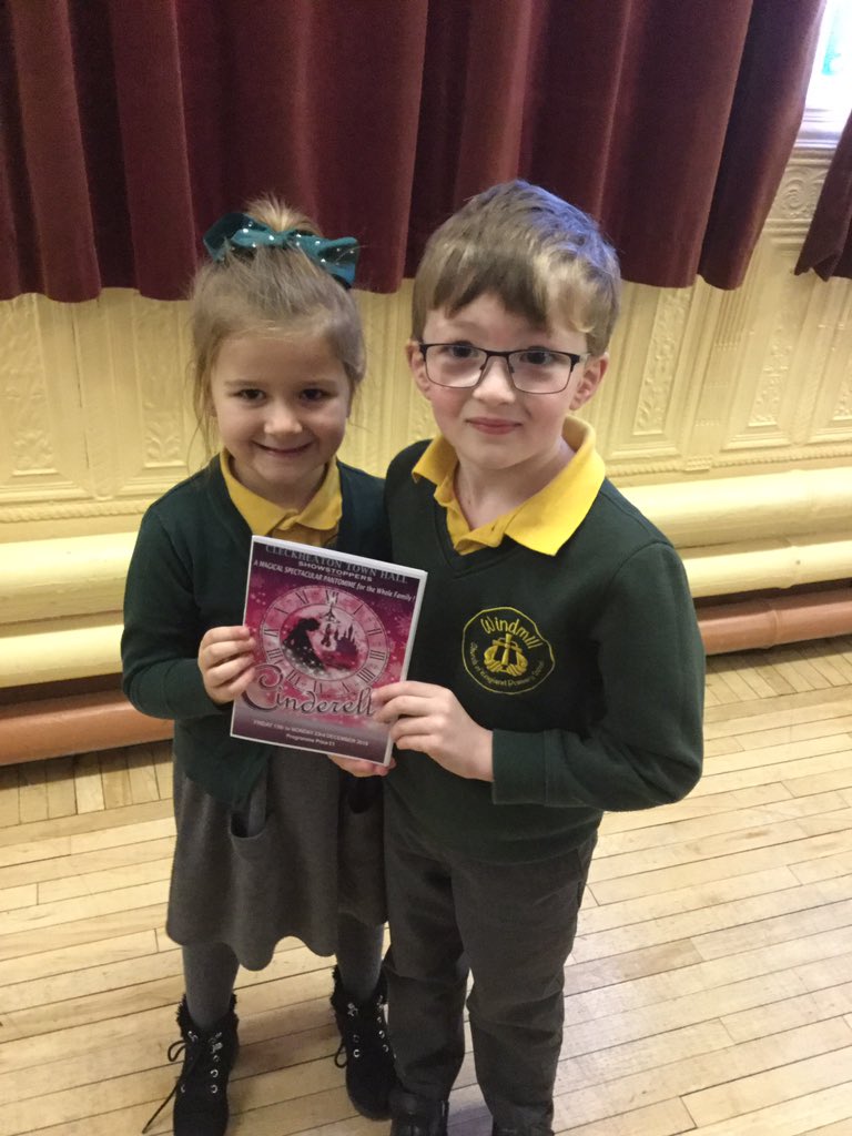 Y1_Windmill_CE's tweet photo. Year 1 are very excited to see the annual Christmas Pantomime.... OH YES WE ARE! https://t.co/R4Dg0Kav8R