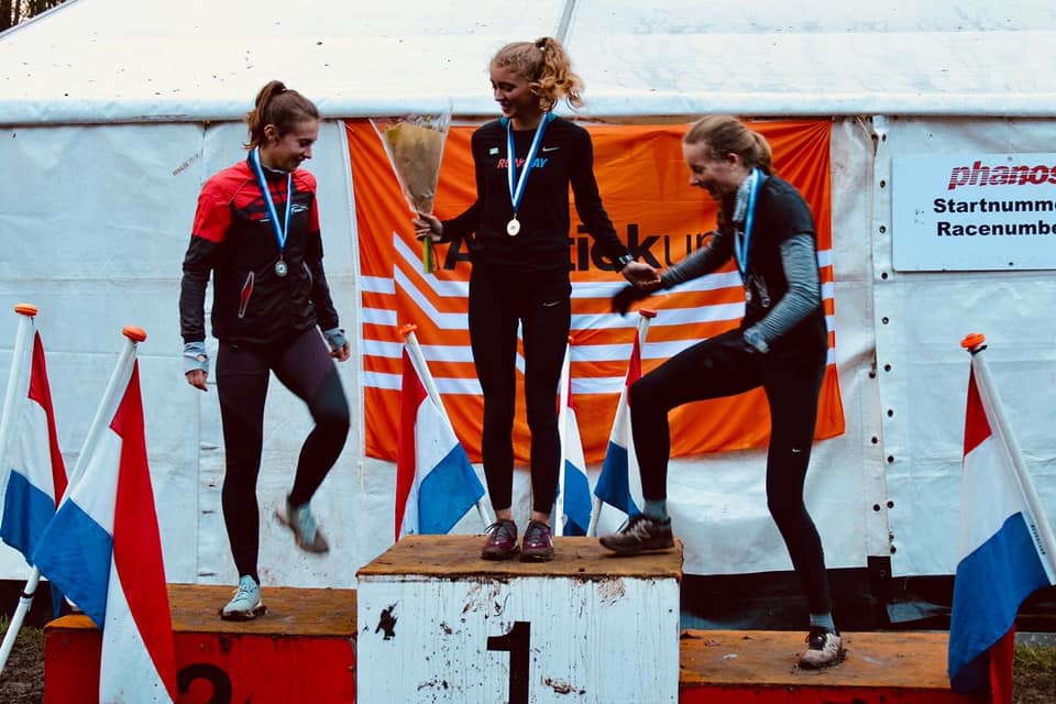 Hardloopnetwerk's tweet photo. Modder en regen zorgden voor een zware strijd bij de @DeBoscross. Lees de race-recap hieronder!
https://t.co/RL6r6DoOhF
#boscross #amsterdam #xc #realxc https://t.co/GDjL4iA8Zd