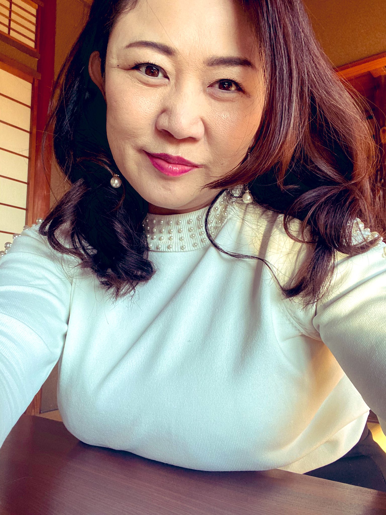 素人 熟女 おっぱい 殆どiPhone11proを使い熟せてないが自撮りしてみました 勿論、横乳ファンの皆さんへ向けて  胸も休憩中です #小田原 #紅葉 #庭園巡り #自撮り #ポートレート撮影 #ポートレートモデル #Ｋカップ #熟女 #巨乳 #薫 #カオル  https://t.co/JCBSiE90sx ...