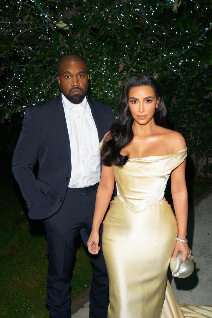 magicconchhail's tweet photo. Just wanted to give a shoutout to @KimKardashian for the exposure last night. 
Decisions are hard, and that’s why I’m here. https://t.co/HOnJncJYrN