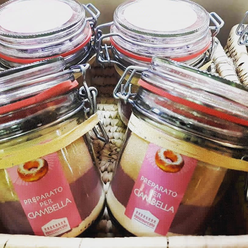 cerchi un #regalo per chi ama #cucinare #dolci??? 

🎁 "My bakery bag" : un cofanetto pieno di ingredienti equi 
🎁 da  EquoMercato il #barattolo con il preparato per le #ciambelle 

Nelle nostre Botteghe
prodottiequal.it

#equal #equosolidale #natale #christmas #bottega