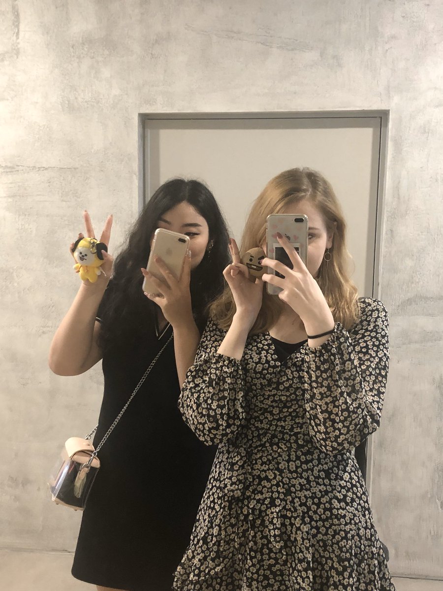 pdsmyg's tweet photo. #HappyWenDay
#22YearsWithWendy
#WeezNutz 
#WenYoureWithMeItsEuphoria
#Werendipity 
#LetMeLoveYou
#December_Miracle
#my병아리   
🐥💛☁️ https://t.co/hyU9SDEvao