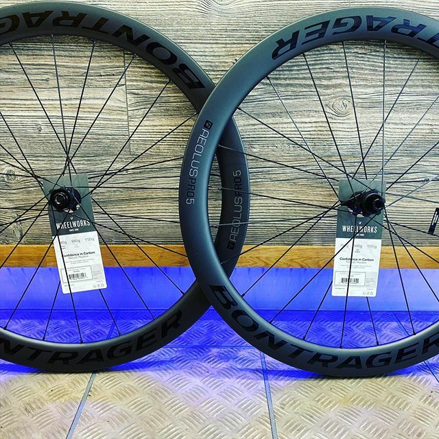 Give your bike the Christmas Gift it deserves with a swish new pair of @ridebontrager Aeolus Pro 5 carbon wheels. As a bonus you’ll get to smash all your PB’s on Strava! Yes they really do make that much difference. #localbikeshop #thebicyclepeople #shim… ift.tt/34ntiO7