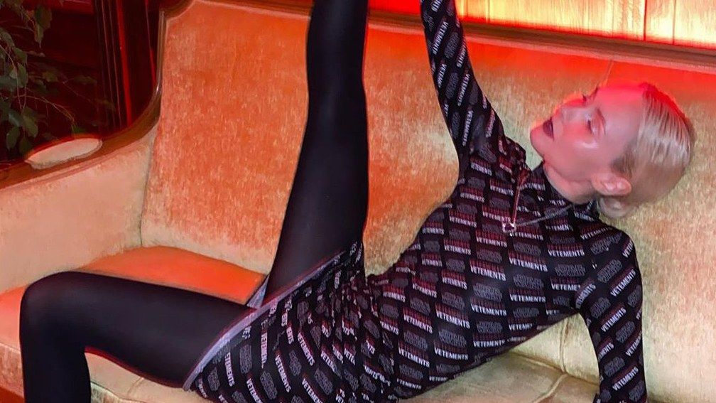 The Best #Fashion #Instagrams of the Week: Bella Hadid, Marc Jacobs, and More buff.ly/38HfFwP via <a href="/voguemagazine/">Vogue Magazine</a>