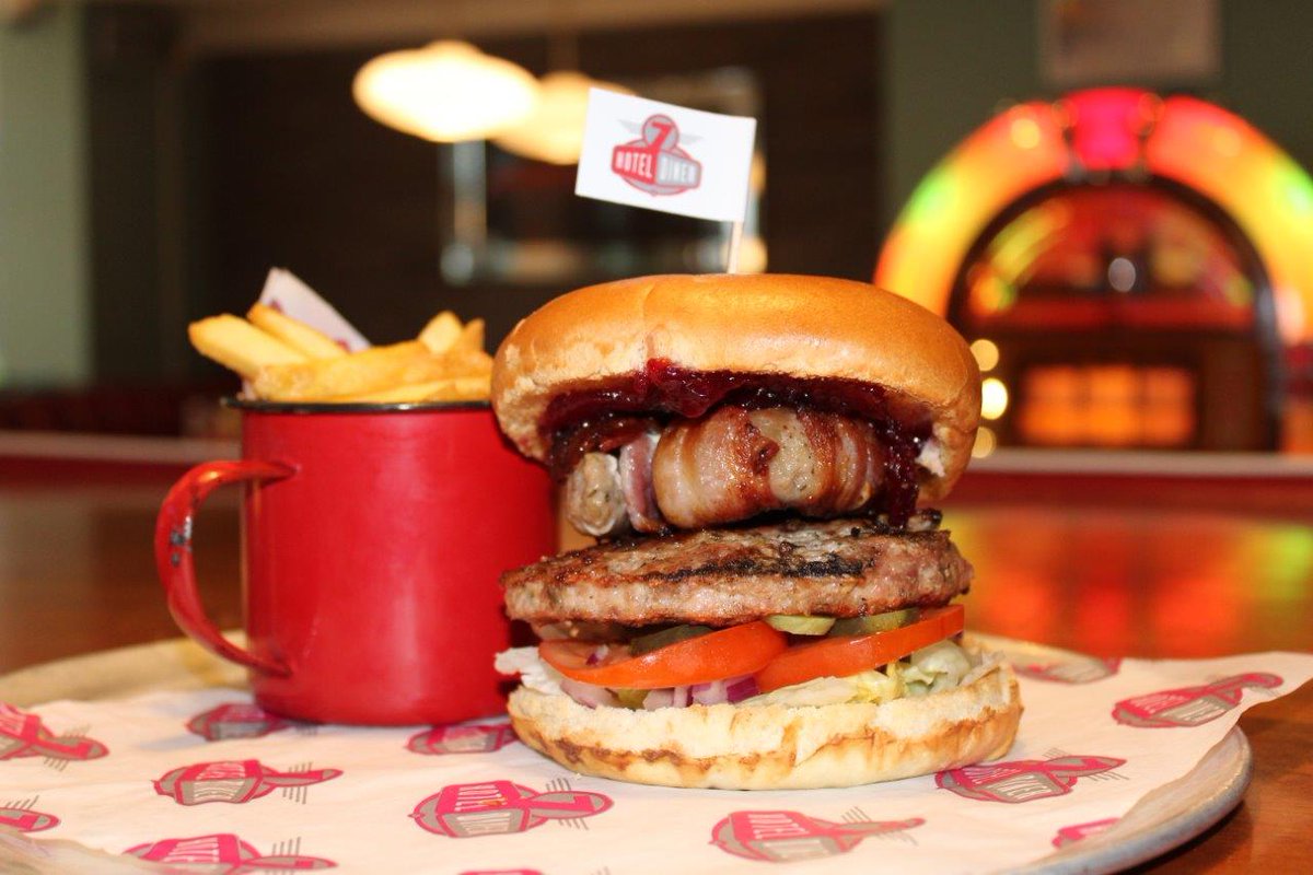 15 Days left to come down and try our Christmas Turkey Burger! 🎄🎅