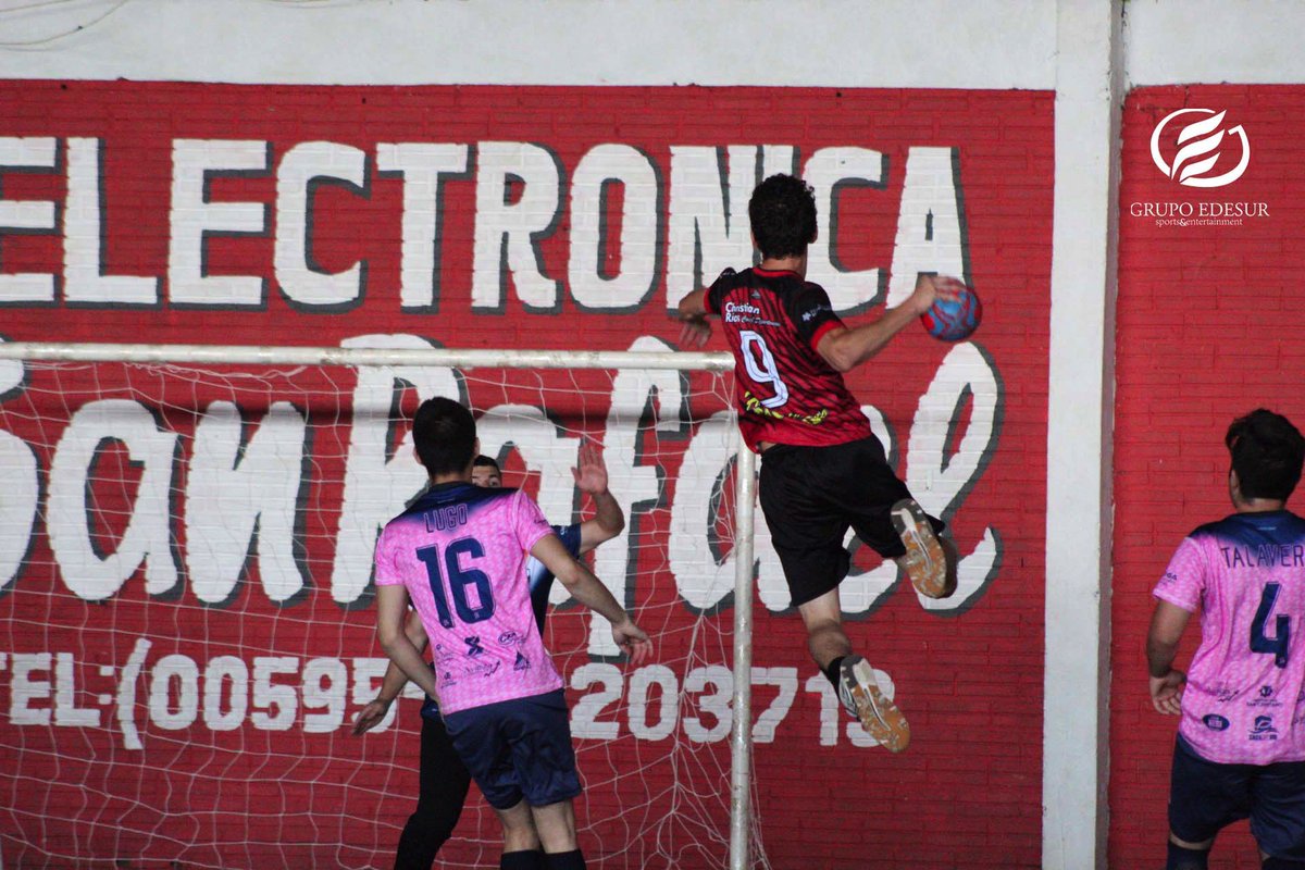grupoedesur's tweet photo. #LigaEdesurAmateurDeHandball

¡Arranco la primera fecha de Handball!

#Nacional (28) 🆚 (34) #PackMan

Jugador Destacado 🙌🤾‍♂️ : Edgar Dominguez (8) #PackMan 

#Pepsi #Pilsen #AguaBess #BessPower #Upisa #Kyrios #Sportzone https://t.co/Ug9ltJQoCd