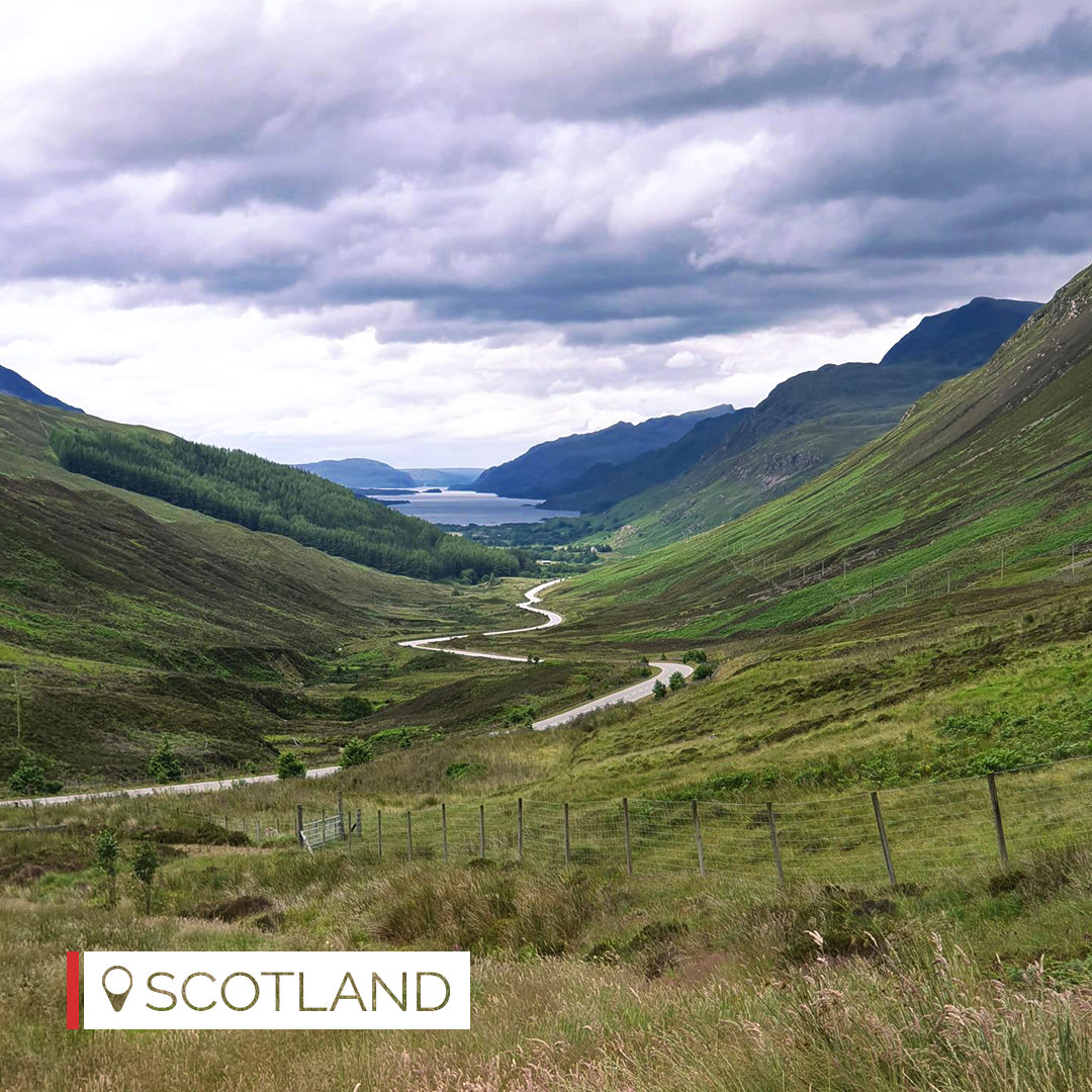 traverous's tweet photo. 📍The Isle of Skye, 
commonly-known as Skye is the largest and northernmost of the major islands in the Inner Hebrides of Scotland.

Captured By: Simon Ross (https://t.co/HQ5EvuhDej)

#traverous #travel #scotland #isleofskye #visitscotland #hebrides #ScotlandIsNow  #visitscotland https://t.co/tXTrq0Kn4u