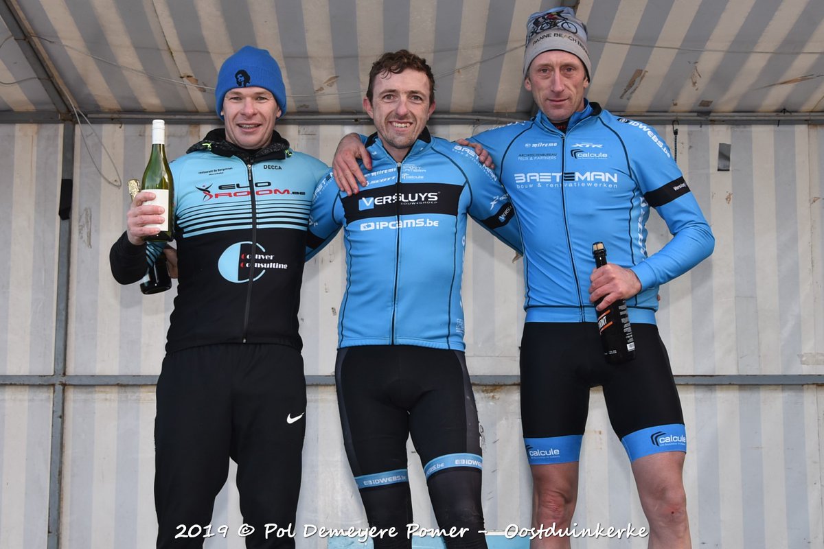 Pomerr's tweet image. Bij de Heren Masters wint Vanden Bon Jurgen de Ednine Beach Challenge op de 44 km voor Hans Jurgen Verselder en Opsomer Rik.