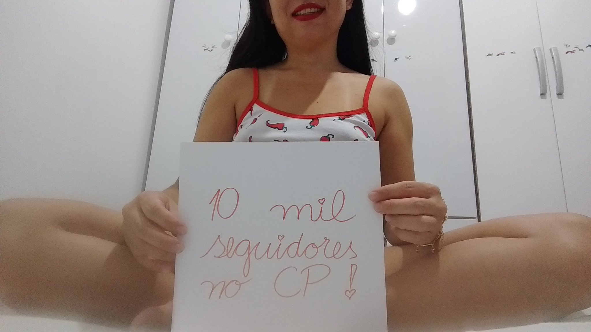 Alcancei hoje a marca de 10 mil seguidores no @cameraprive , e para comemorar vai ter brincadeira a semana inteira... vem comemorar comigo! https://t.co/k2N0SrDCeh