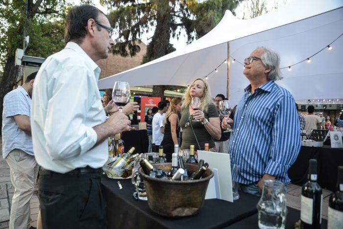 “Expo Vinos Pequeños Bodegueros de Mendoza” deslumbró con su nueva entrega y rompió su récord de expositores-elcuyano.com/?p=150799

#ElCuyano #Noticias #Argentina #Mendoza #SanLuis #SanJuan #LaRioja #Internacionales