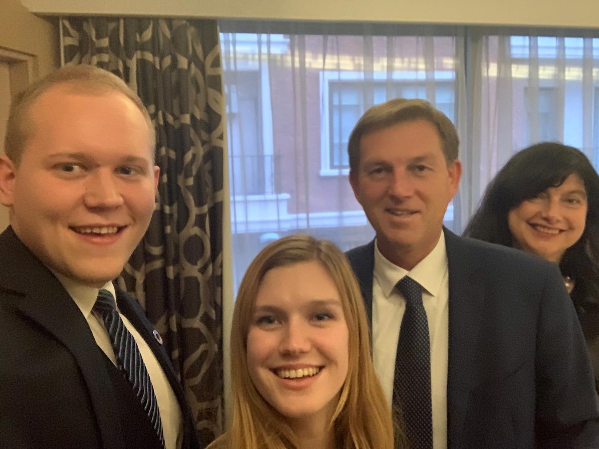 asefedu's tweet photo. #wefies with @MiroCerar, Foreign Minister of 🇸🇮 . #ModelASEM not only teaches about international relations, #diplomacy, negotations and protocol, it also gives space to personal interactions between students and #ASEM leaders.
@MZZRS @aseforg @CasaAsia @AsiaEuropeMtg https://t.co/SY8F1jpGwj