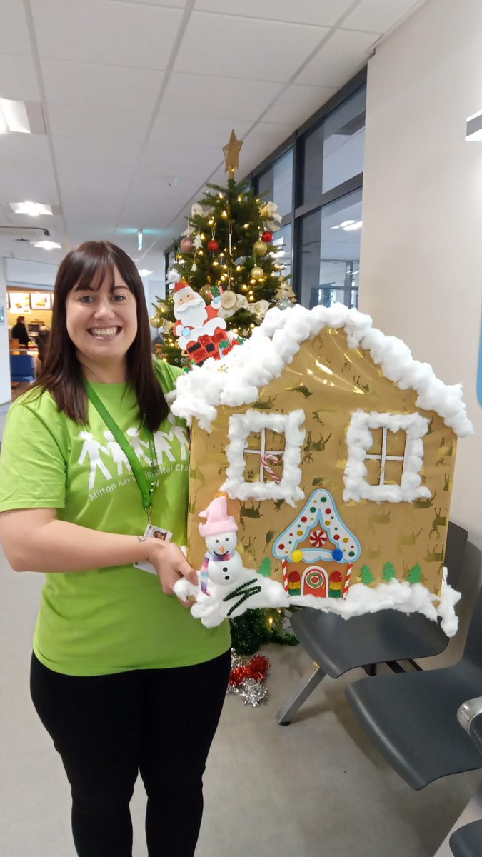 MKHCharity's tweet photo. Look at this amazing hand made hamper, dropped off for the children's wards @MKHospital by @CognitaSchools MK! What a lovely gift 💚🎁 #ThankYou #ChristmasIsComing https://t.co/FJRMAnNEOW