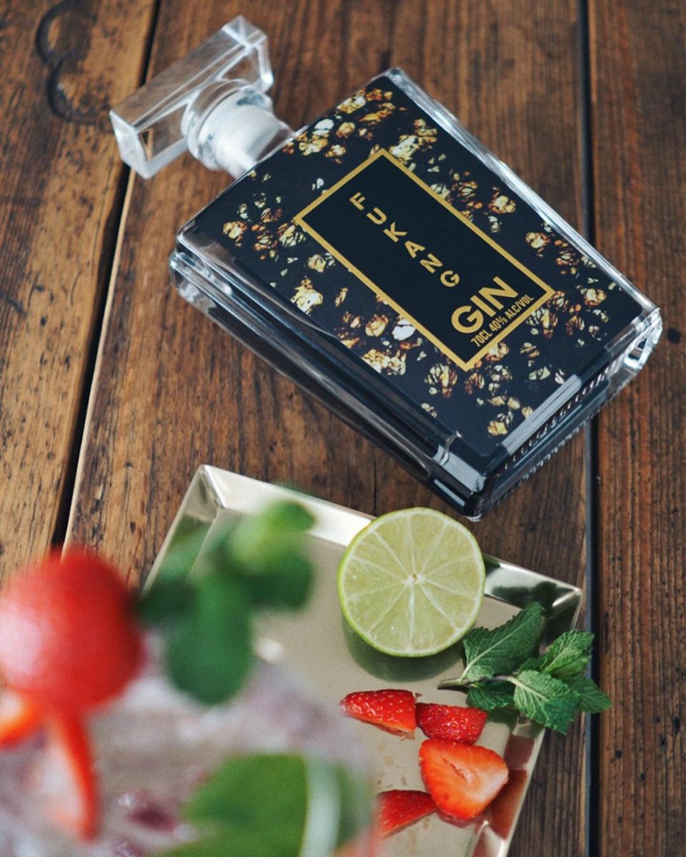 Elderflower cordial, strawberries, lime and fresh mint for Monet 🔥

Just when you thought your Fukang #cocktail couldn't get any better, it does 🍸

Will you try this at home? Let us know in the comments!

IG 📸 monet.blake