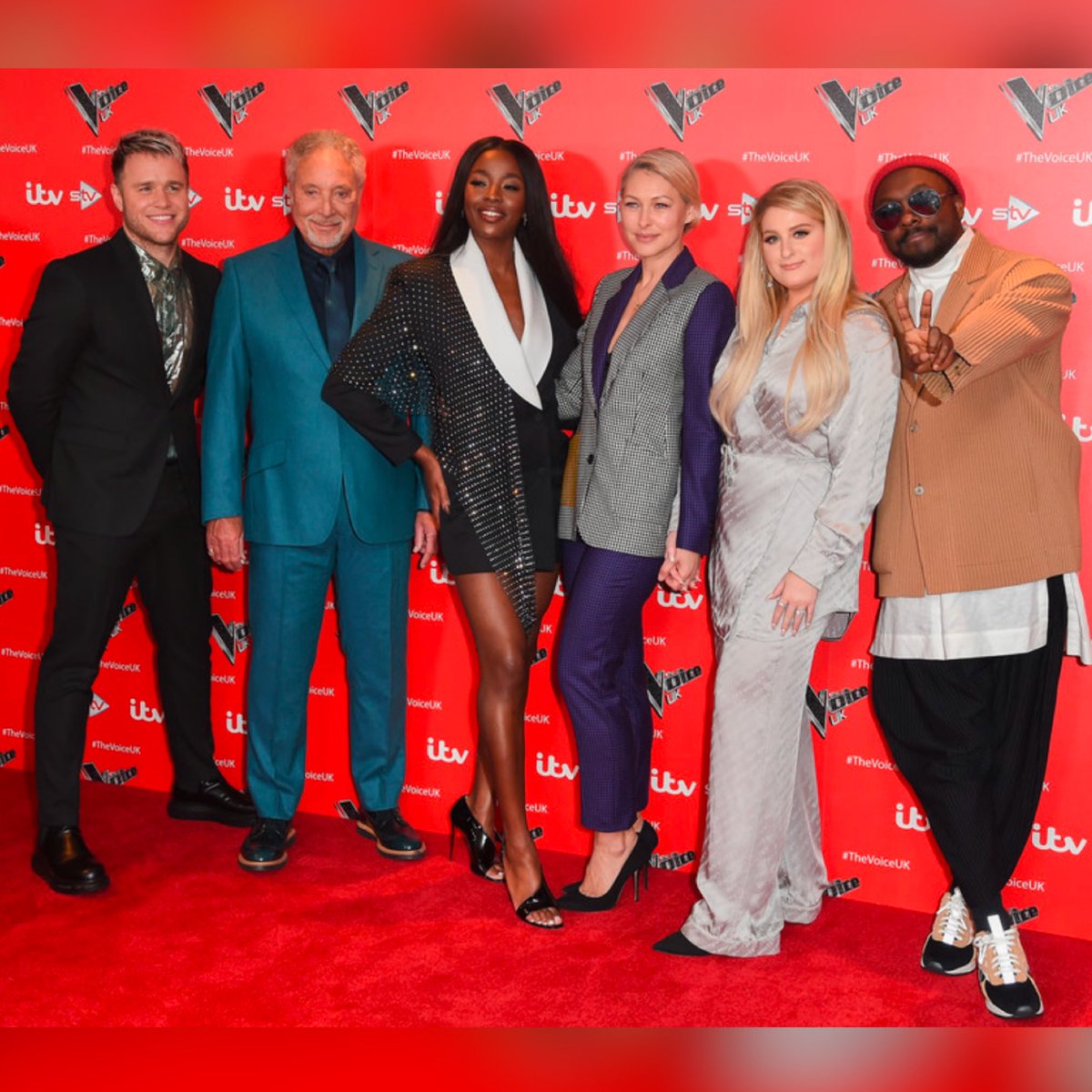 RealSirTomJones's tweet image. 📸@thevoiceuk 2020 photocall 🎤⁣
⁣#TeamVoice will be back on your screens in January! 📺✌🏻⁣
My styling: @hawkwc2 
My grooming: @Kristinax ⁣
#TeamTom #TheVoiceUK #itv