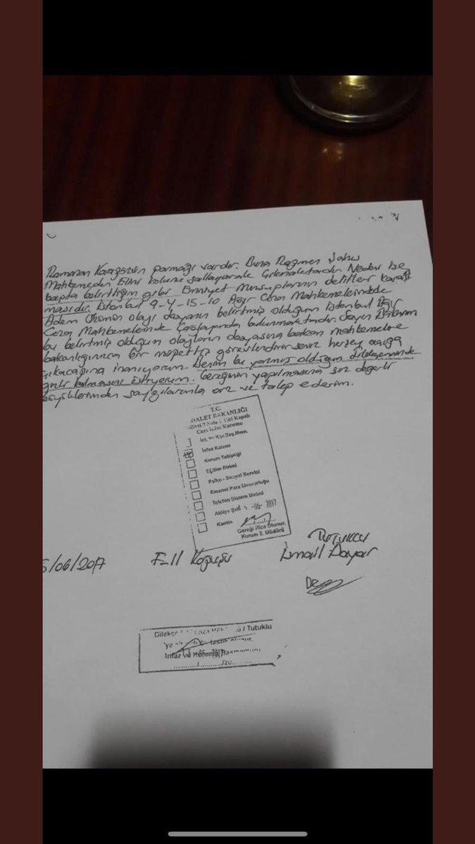 EDA_TASTAN's tweet photo. #berkayiçinadalet sanıklardan biri adalet bakanlığına mektup yazıyor. Suç ortaklarının nasıl bir örgüt olduğunu anlatıyor.yine de davaya müfettiş atanmıyor.#berkayicinadalet https://t.co/qtLFhoKDp9